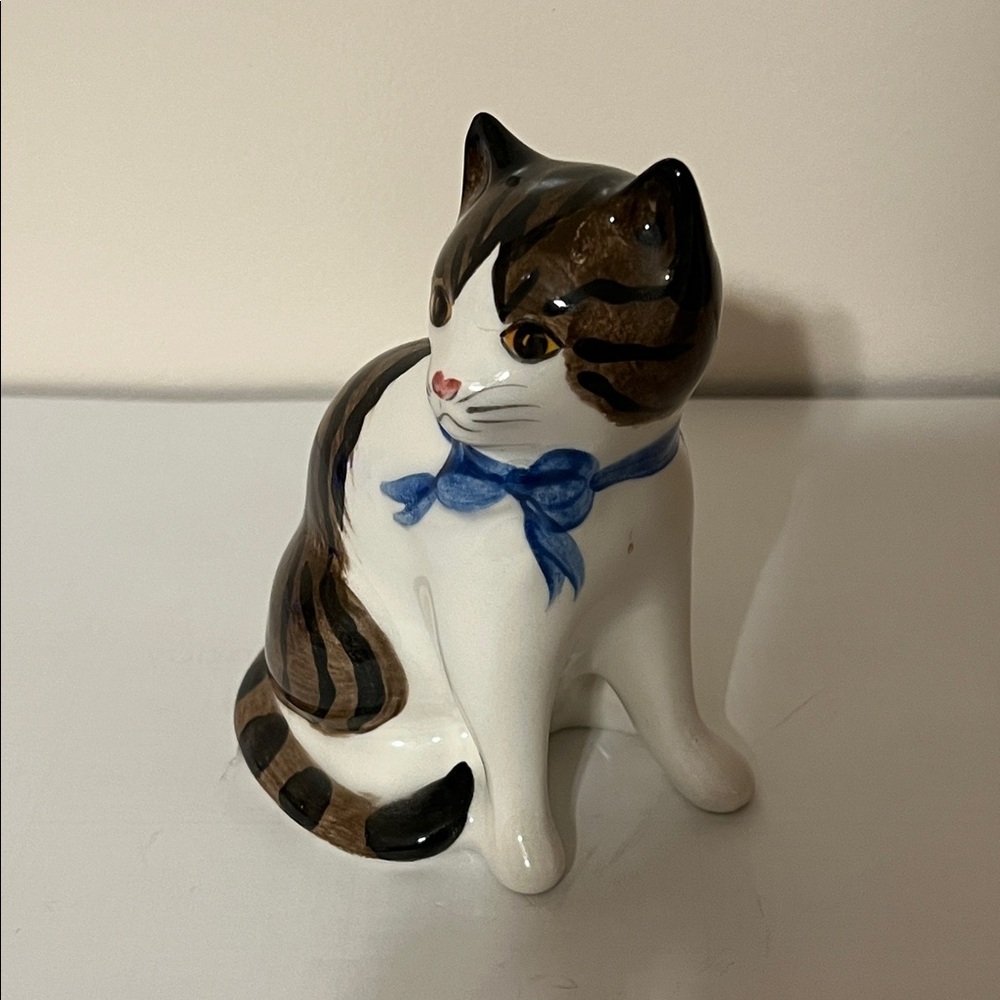Vintage Ceramic Tabby Cat Figurine with Blue Scarf by N.S. Gustin Hand painted - Picture 2 of 10